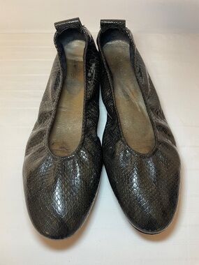 Arche Laius Patent Leather Ballet Flats women’s size 9.5 green but look black